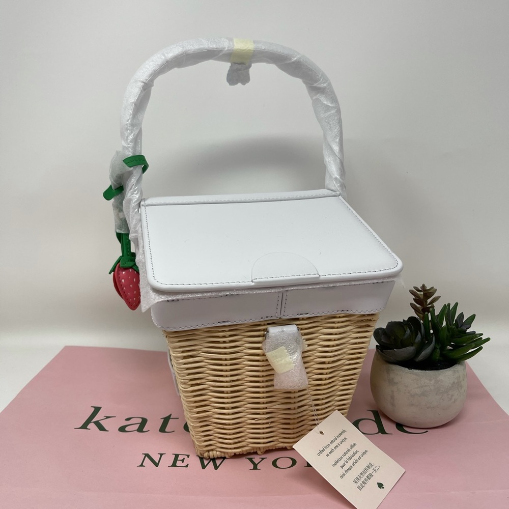 Kate Spade Picnic in the Park Basket and Wallet - Picture 2 of 16